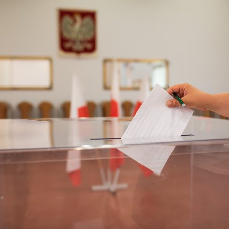 Typy i kursy na debatę Trzaskowski – Nawrocki (23.05.2025). Co może się wydarzyć?